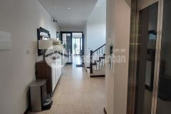 Bán nhà phố hồng tiến, vị trí đắc địa, gara, bể cá koi, đẹp như khách sạn 5 sao.