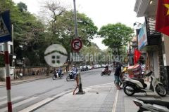 Chính chủ bán gấp mảnh đất ngõ 135 đội cấn, view hồ giá 33 tỷ, 200m2, mt 9m