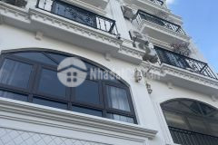 Nhà mới phô tram lô goc gara ôtô 6 tầng thang máy full nội thất tiện ích ngập tràn