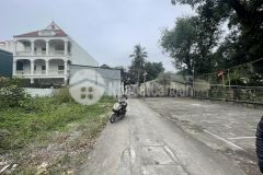 Bán đất tập thể thú y, hoài đức diện tích 80m2 chỉ 4 tỷ, mt 5m, đường ô tô tải. đối diện sân chơi