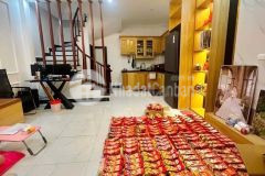 Bán nhà ngô gia tự gần chợ diêm gỗ, long biên 5t, 35m2 giá 2,95 tỷ