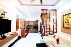 Bán nhà hoàng mai, lĩnh nam, 42m2 x 5 tầng, hơn 3 tỷ, nhà mới ngõ thông