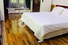 13.5 tỷ, 71m2 5 tầng nhà đẹp sát royal, kinh doanh, gara, thuê phòng đẹp luôn