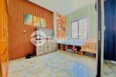 Ban nhà đẹp ngang 5.5m hẻm thông xe hơi tránh,nhà có gara xe.6 tỷ