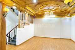 Bán nhà trần phú, hà đông. 40m2 x 5 tầng. mt 5.5m. lô góc. ô tô tránh. kinh doanh. hơn 7 tỷ.