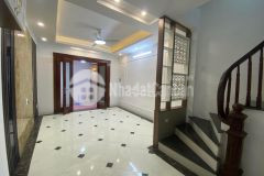 Chính chủ bán nhà riêng ngõ 466 ngô gia tự đức giang long biên 30m2 x 5 tầng chỉ 2.95 tỷ