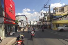 Bán nhà mt ngay lê quang định 5 tầng hđt 40 triệu