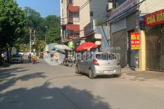 Bán gấp nhà 5 tầng 122m2 mặt đường trâu quỳ. kinh doanh sầm uất. giá 1xty.