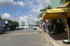 2 lô liền kề ngang 14m,có sổ hồng,gần chợ.giá 6xxlô.lhzalo 0766.657.643