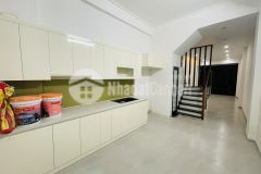 Cần bán nhà riêng phố 83 quận hai bà trưng 45m, ô tô đỗ cửa nhỉnh 8 tỷ