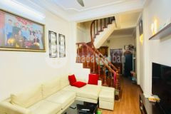 Hiếm. bán nhà lê trọng tấn, thanh xuân. 32m2 x 4 tầng. 4 ngủ. nhà đẹp. ngõ thông. 4 tỷ.