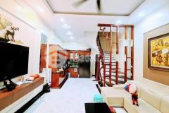 Rất cần bán nhà nguyễn văn cừ, long biên 33m2, 5t giá 3,85 tỷ