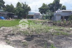 Cần bán gấp lô đất 806 m2 có 100m2 thổ cư giá 350 triệu