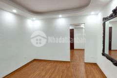 Bán căn hộ tập thể vĩnh hồ, đống đa, dt 75m2, 2 ngủ, 2 vs, nhà đẹp, ô tô đỗ chân cầu thang