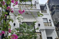 Biệt thự phố bồ đề, đẹp long lanh, quanh năm thoáng mát, sang phố cổ chỉ vài phút.