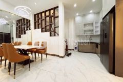 Siêu hiếm nguyên hồng lô góc 3 mặt thoáng 38m2 5 tầng 5.7 tỷ