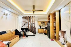 Nhà mới trương định hoàng mai, ngõ thông gần ôtô, full nội thất, sân cổng riêng để xe.