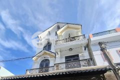 Nhà đẹp nội thất vip 4 tầng hoàn công chuẩn chỉnh, khu phân lô linh đông giá 7tỷ3 tl.