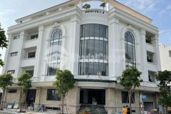 Bán toà văn phòng gần huỳnh thúc kháng kéo dài, 240m2 7 tầng,có hầm, mt 10m, 119 tỷ