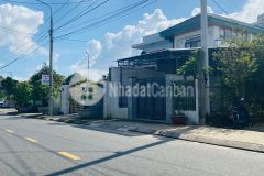 Đất trung tâm thị trấn, gần quốc lộ 1a, giá chỉ 8xx triệu.