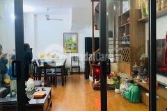 Ô tô đỗ cửa, ngõ thông, mặt tiền 5m, lạc long quân