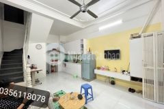 Nhà ngõ hoàng quốc việt dân xây, ở ngay, thoáng trước sau, chỉ 3,9 tỷ.