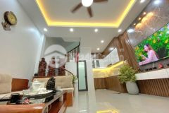 Bán gấp nhà ngõ 272 ngọc thụy, long biên, 31m2, 5tầng, phân lô, ô tô, full nội thất, nhỉnh 4 tỷ