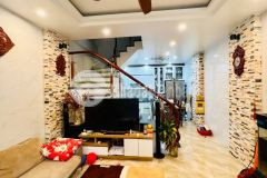 Bán nhà dân xây lô góc ngõ ba gác tránh xe máy gần ô tô 41.8 m2 mặt tiền 5m 4.3 tỷ