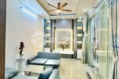 Cần chuyển nhượng nhà mới phố lĩnh nam, full công năng 40m2x5t