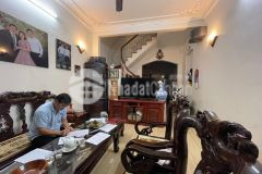 Có 102 bán nhà kim ngưu, hai bà trưng 63 m2, 3 tầng, mặt tiền 4.4, giá nhỉnh 8 tỷ