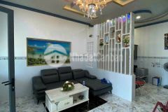 Bán nhà tặng nội thất sau đền phạm hùng vĩnh long gần bv đa khoa tỉnh