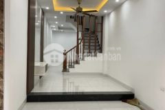 Gấp, bán nhà ngõ 61 phố trạm, bát khối, 32m2, 5 tầng, phân lô, ô tô, nhỉnh 4 tỷ