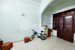 Gấp nhà đẹp lạc long quân 30,3m 3 tầng 4,58 tỷ