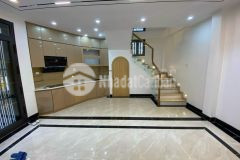 Bán nhà ngõ 29 phố trạm, long biên, 37m2, 5 tầng, lô góc, gara ô tô, nhỉnh 4 tỷ