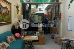 Bán nhà 4 tầng ở ngay phố chùa láng, hai mặt thoáng, gần đường ô tô, kinh doanh nhỏ.