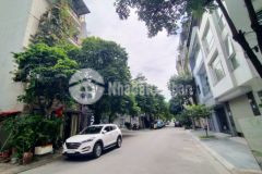 Măt phô kim quan thương nha dân xây 5 tầng thang máy kinh doanh hàng xóm vinhomes