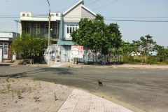 Bán căn nhà 1trệt,1lầu, ngay chợ đại phướcdt 720 140m2, đường nhựa rộng 24m. cách phà cl 2 km