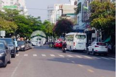 Bán nhanh nhà 4 tầng ngang hơn 5m mặt tiền yersin nha trang