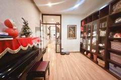 Bán nhà đẹp ở ngay ô tô trung kính cầu giấy 58m2, 5 tầng, mt 3.8, giá 12.8 tỷ lh 0868868383