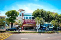 Chính chủ bán hoặc cho thuê nhà 3 tầng mt đường 2 9 q.hải châu tttp đà nẵng. lh0905057111