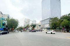 Bán nhà mặt phố lạc long quân 45m2 x 7 tầng mt 6.5m vỉa hè thang máy