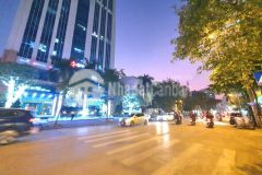 Mặt phố, lô góc, kinh doanh sầm uất phố cát linh, đống đa. 0911554873.