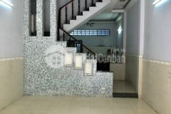 Cho thu.ê nhà 2 lầu đông nam đường b5 khu hưng phú khúc ngoài gi.á thu.ê 11 triệ.u tháng.