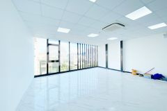 Chỉ với 2xtrth khám phá văn phòng 110m2 sàn gạch men trống suốt siêu đẹp đầy tiện nghi mizuland