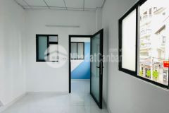 Phòng trọ có cửa sổ đón nắng thoáng mát ngay chung tâm quận 7 giá chỉ 3tr8