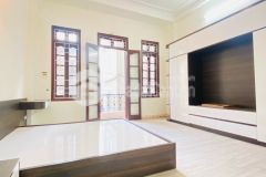 Bán nhà phố đại la hơn 5 tỷ 35m2, 5t, mt4.67m ngõ to rộng sát phố gần bách kinh xây