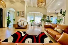 Bán gấp biệt thự kín ngoài mở trong, p tân phú q thủ đức.