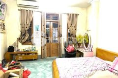 Bán 70m mặt phố tam khương tôn thất tùng tặng nhà đống đa