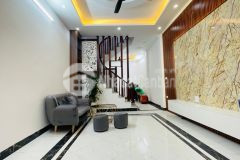 Bán nhà vĩnh hưng lô góc trước nhà rộng 3.9m ô tô vào nhà 40m2 5 tầng nhỉnh 4 tỷ