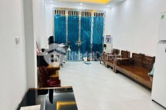 Bán nhà phạm văn đồng, innova đỗ cửa, kinh doanh tốt. dt 42m2. nhỉnh 6tỷ.